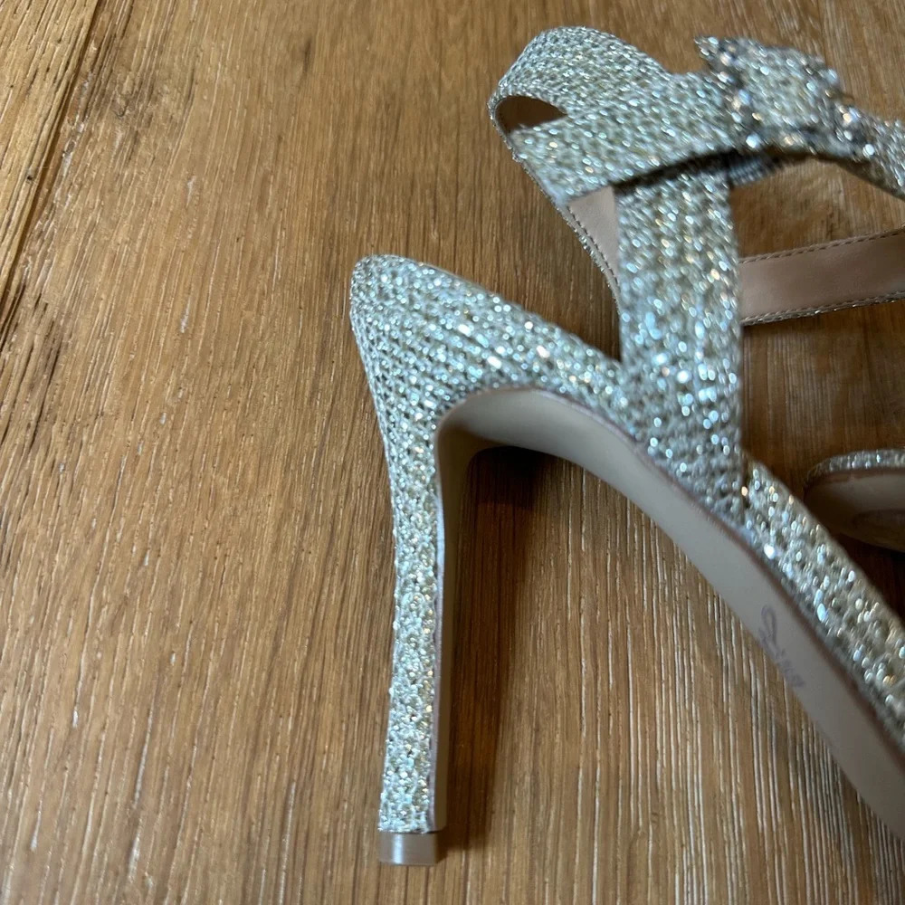 Jewel Badgley Mischka Glitter Alina sandal special occasion wedding shoe - Picture 5 of 11